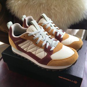 MERRELL Alpine Sneaker Gold/Sable Size 6